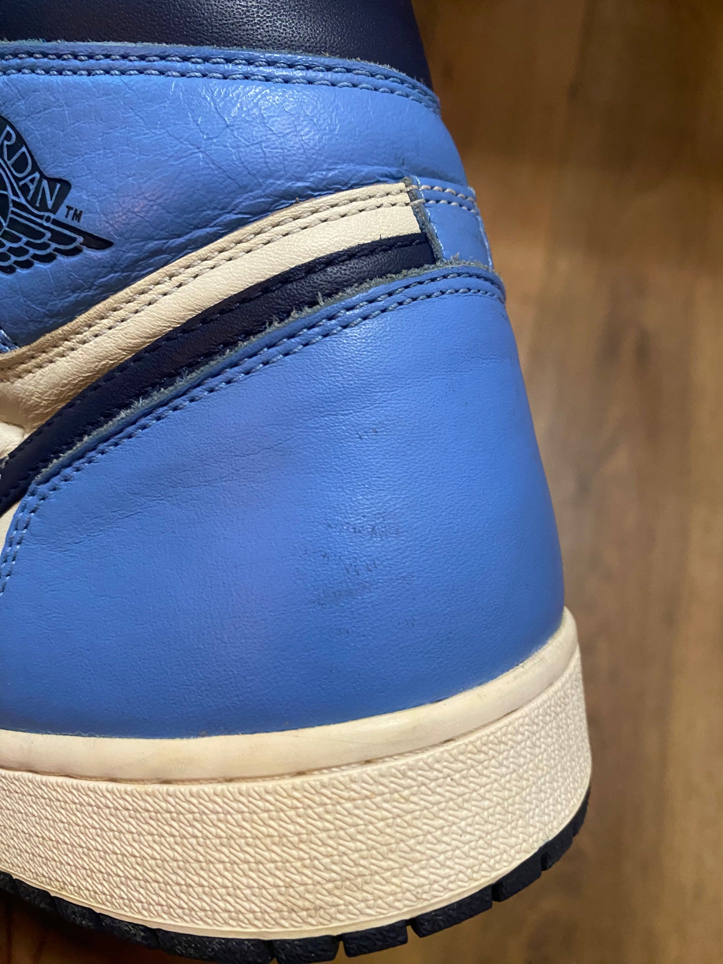 Air Jordan 1 Retro High "Obsidian/University Blue"